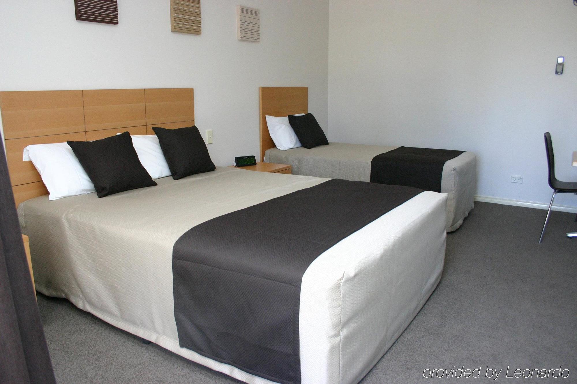 Golden Reef Motor Inn Бендиго Номер фото